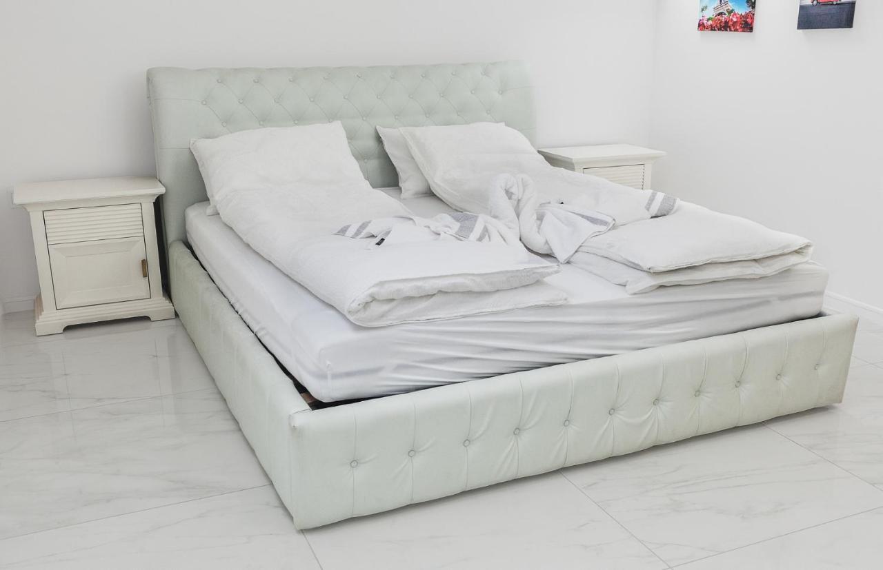 Corso Lux Apartman Gyula Exterior photo
